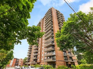 20 The Driveway, Ottawa, ON K2P1C8