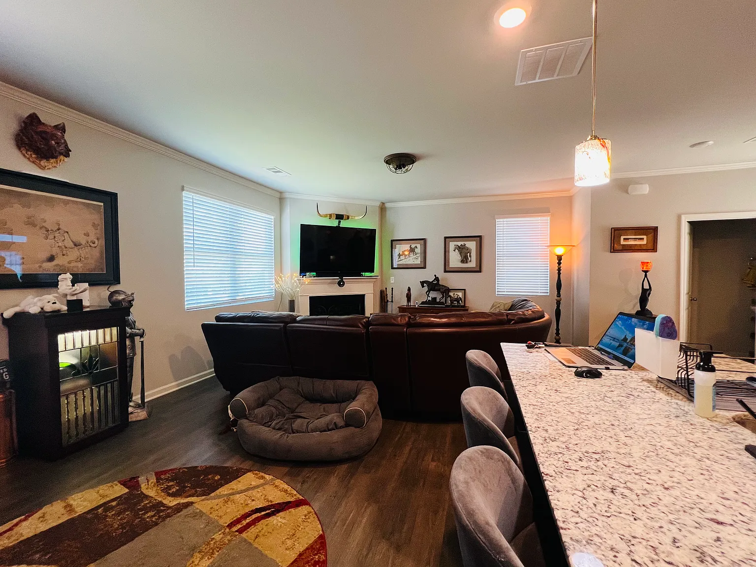 4 bed, 2.5 bath, 1927 sqft, $2,250 — Photo 4