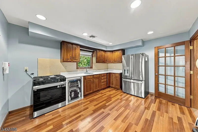 3 bed, 2.0 bath, $3,250 — Photo 2