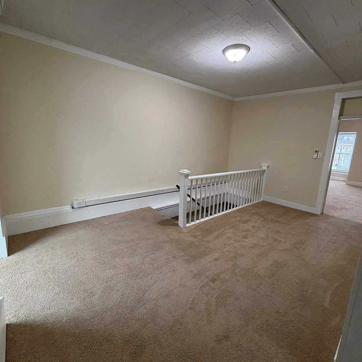 1 bed, 2058 sqft, $1,300 — Photo 3