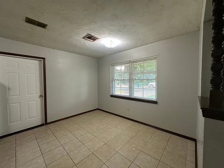 537 Franklin St — Photo 18