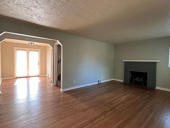4th image of 1208 Broadview Blvd