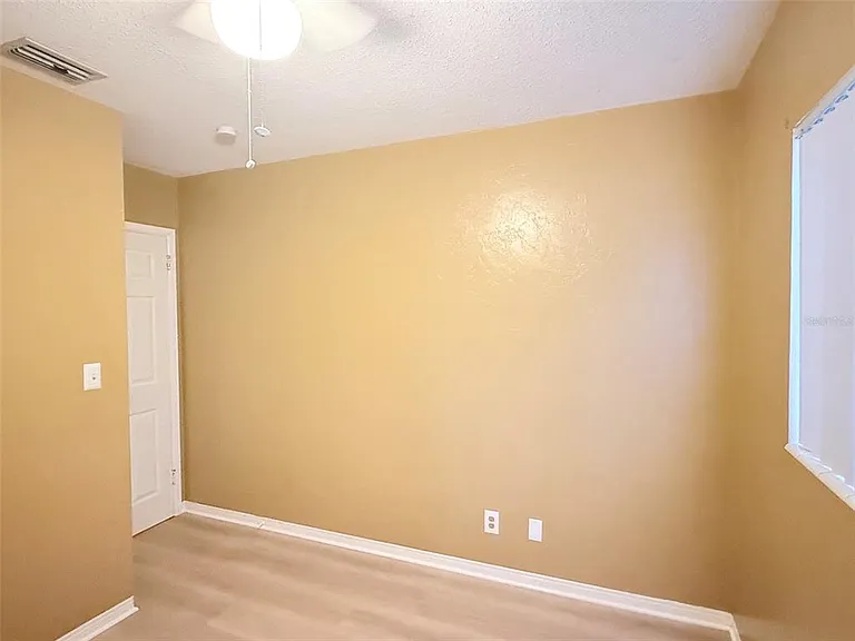 5541 Lown St N #SOUTH — Photo 19