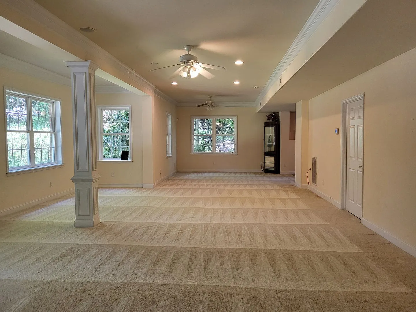 1 bedroom basement apartment — Photo 2