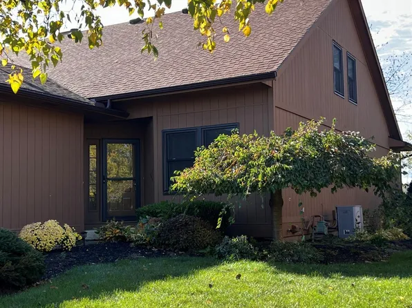 146 N Harbors End Dr #21A, Port Clinton, OH 43452