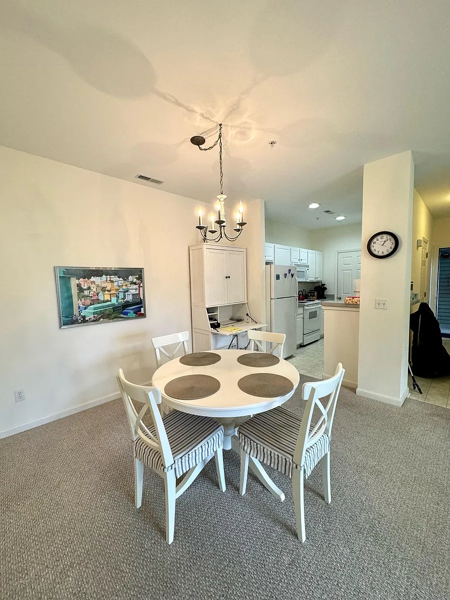 Building Photo - 34682 Villa Cir #4204
