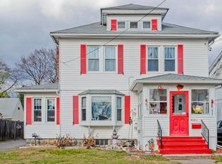 17 1/2 Clark St, Holyoke, MA 01040