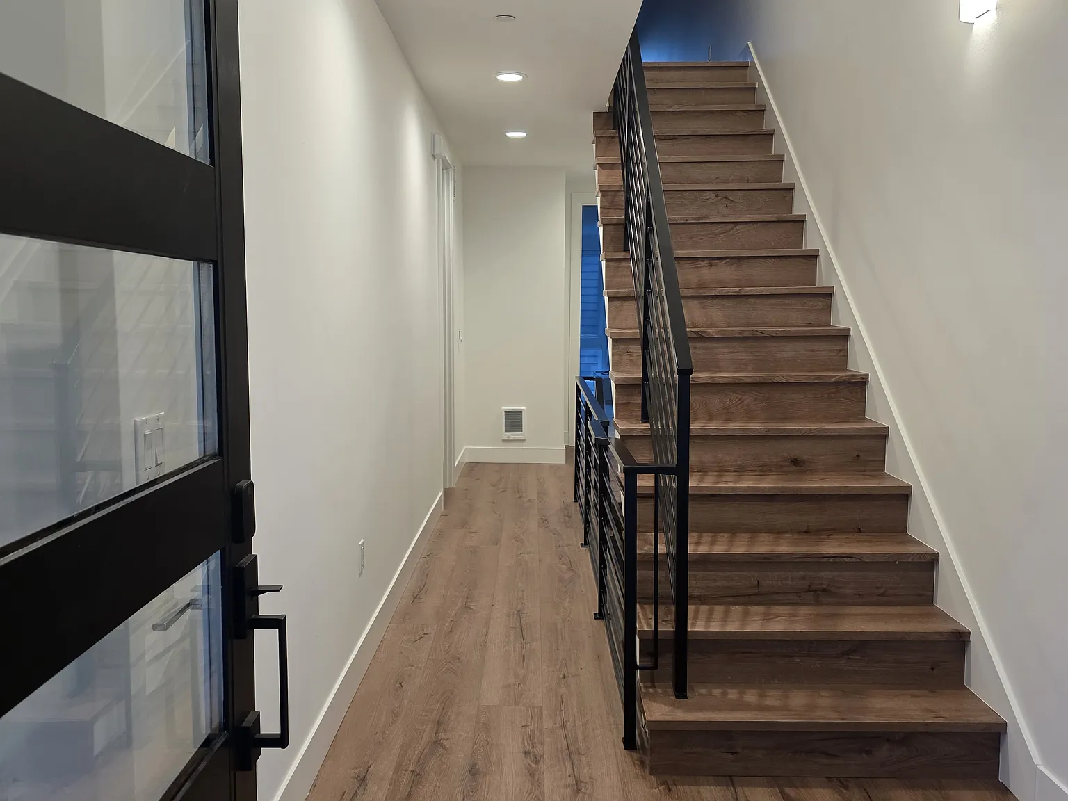 3 bed, 2396 sqft, $6,500 — Photo 3