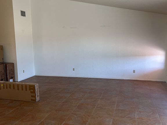 5th image of 2550 S Perillo Dr