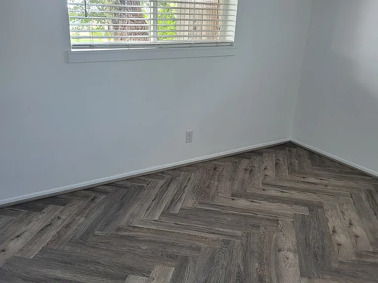 2119 S Davis Blvd E — Photo 11