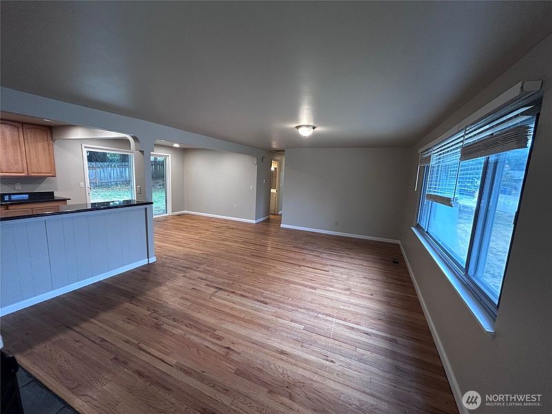 3rd image of 20812 25th Avenue S