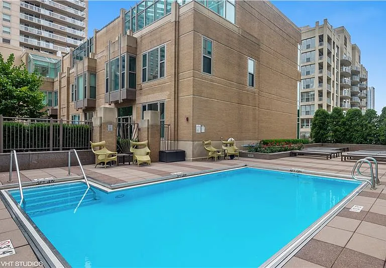 33 W Ontario St #31D — Photo 56