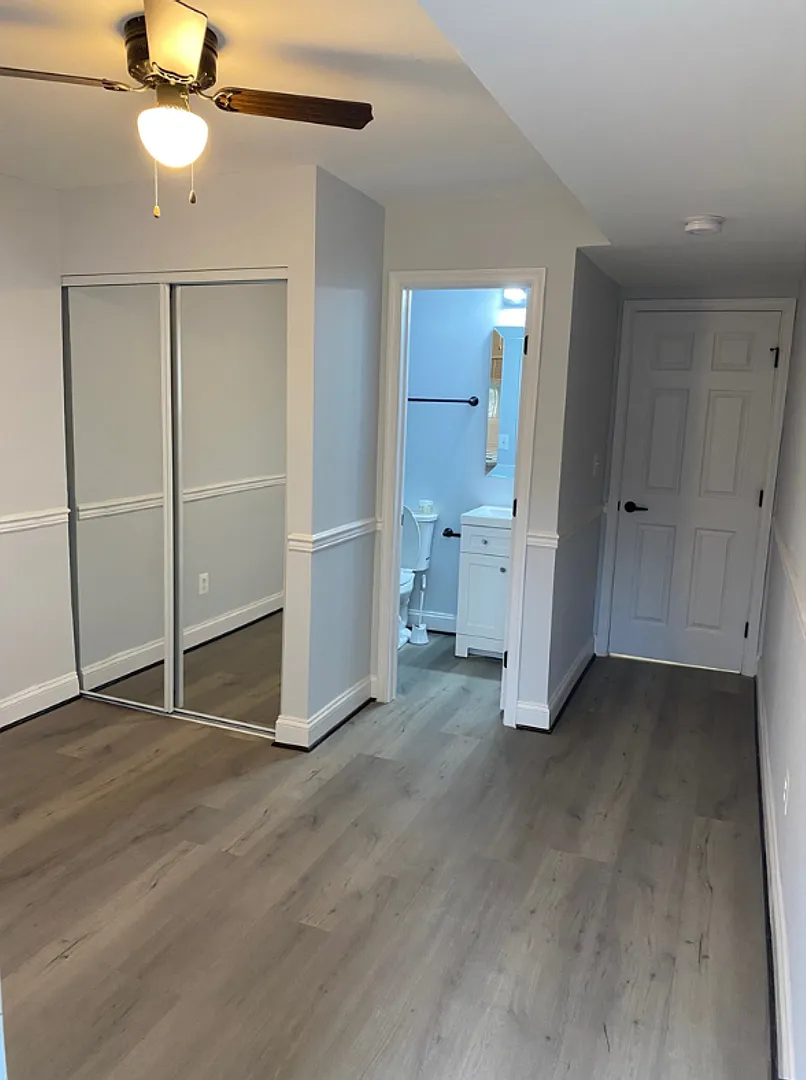 1025 North Carey St $750 Private Room (Private Bath) — Photo 4