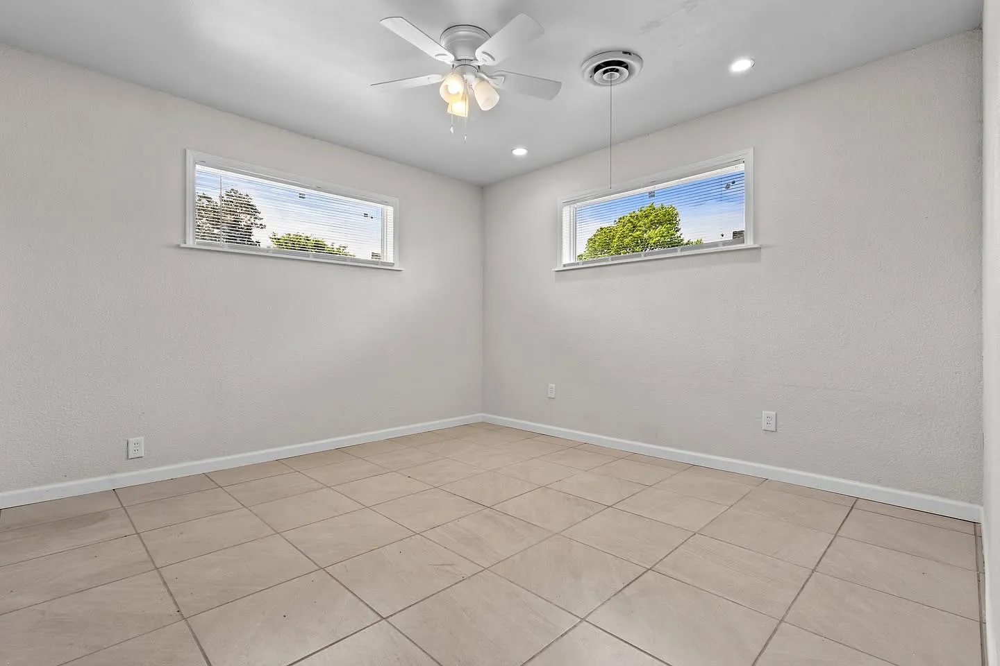 2 bed, 1300 sqft, $1,350 — Photo 4