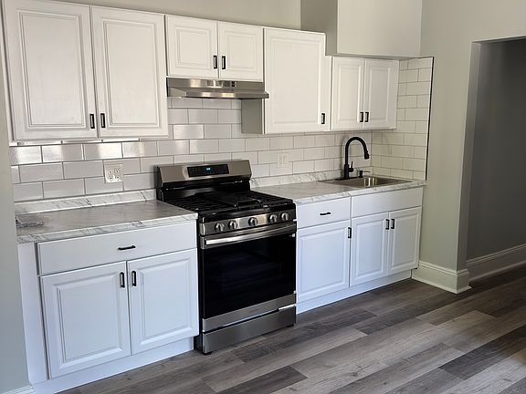 2nd image of 67-69 Westbourne Pkwy #3