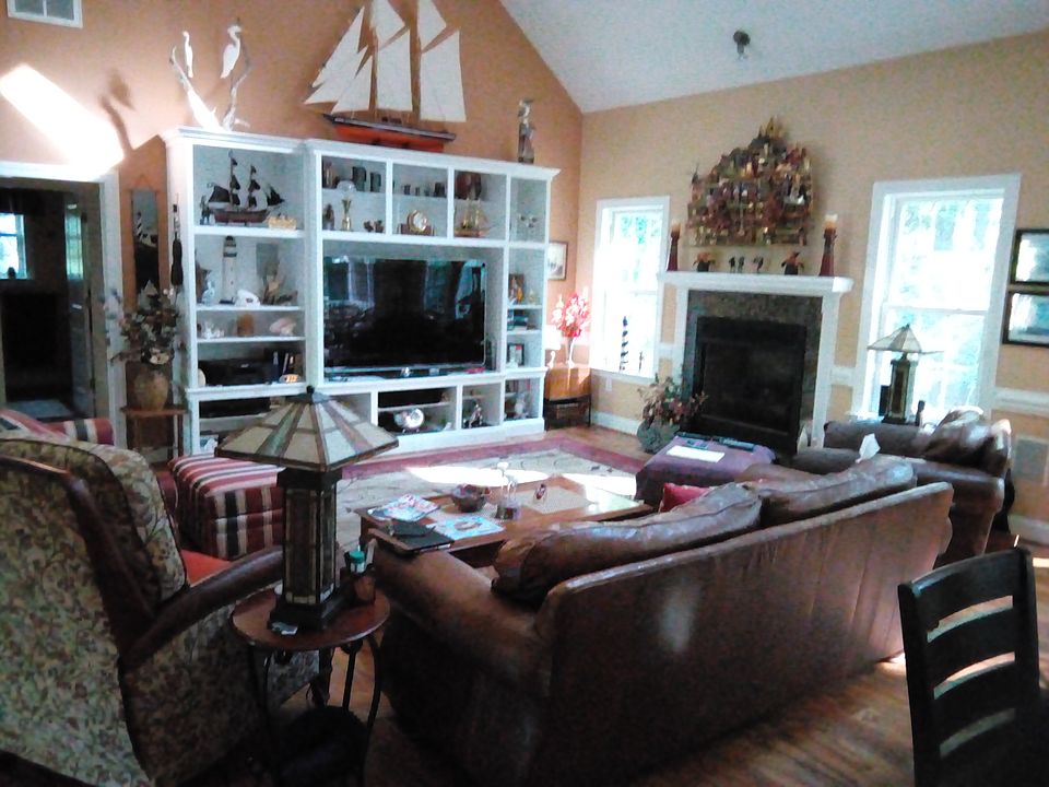 2nd image of 503 Broad Creek Dr