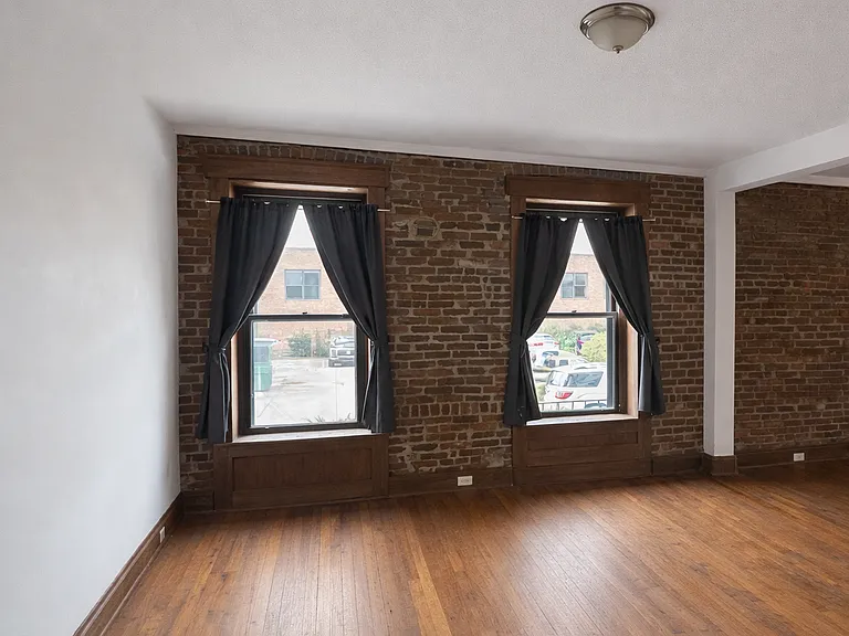 209 W 5th Ave #203 — Photo 6
