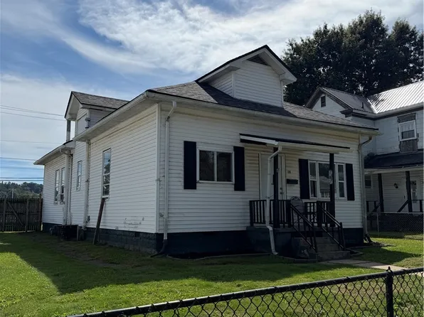 226 9th Ave, South Charleston, WV 25303