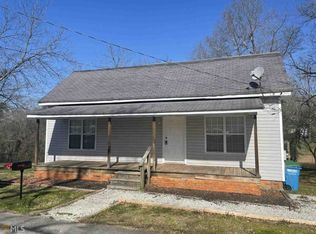 68 Chestnut St, Commerce, GA 30529