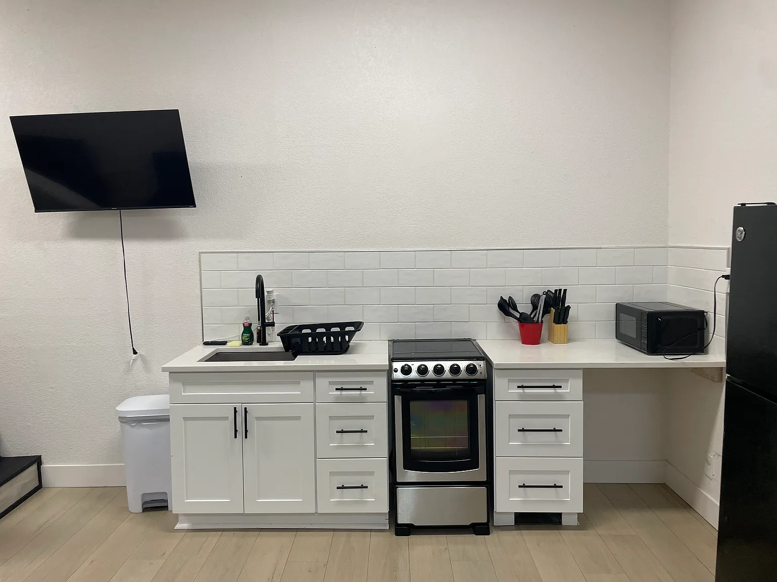 1 bed, 900 sqft, $1,950 — Photo 2