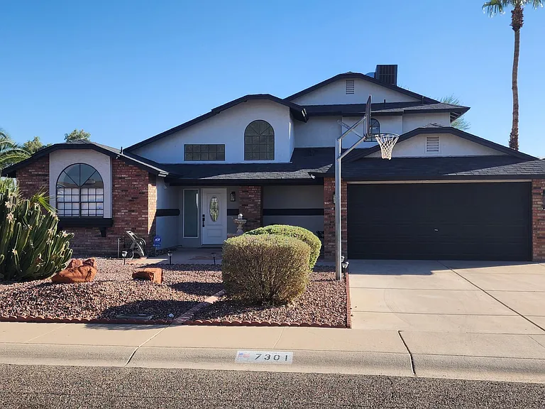 7301 W Sierra St — Photo 1