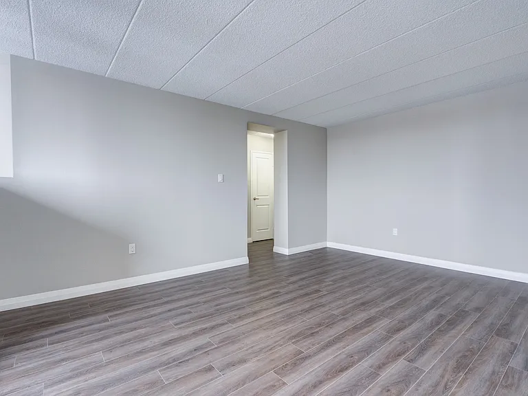 57 N Park St — Photo 11
