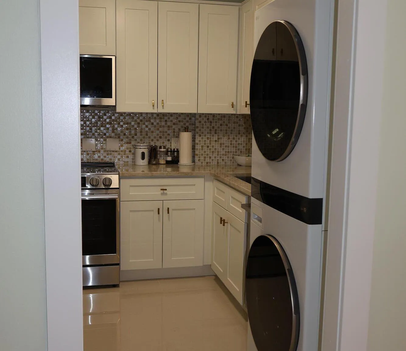 2 bed, 2.0 bath, 760 sqft, $3,000 — Photo 1