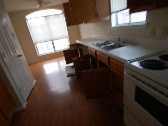 3rd image of 10817 Ives St