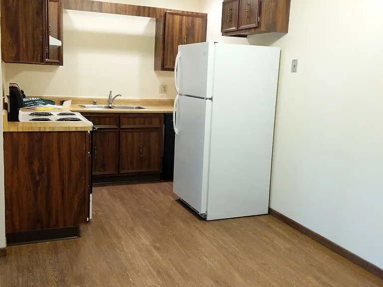 Windsor Crest Apartments — Photo 54