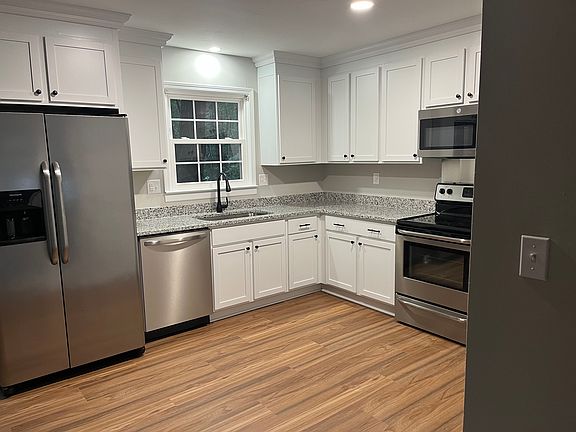 2nd image of 801 Creekside Dr #801