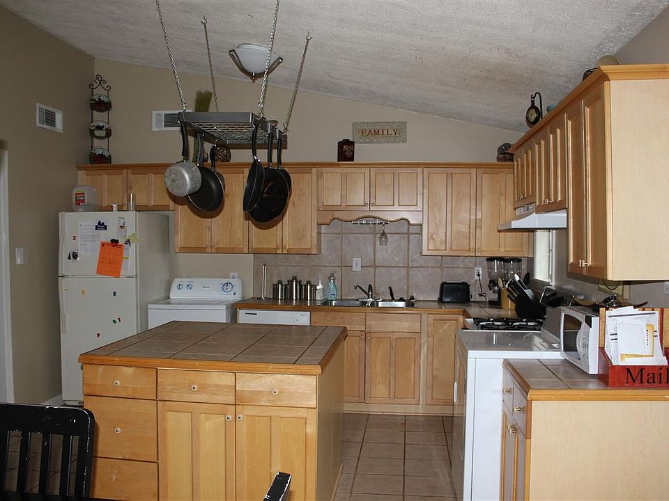 2nd image of 628 Bellevue St