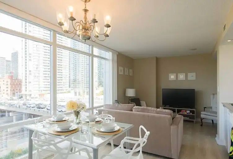1st image of 4 H Spadina Ave #302