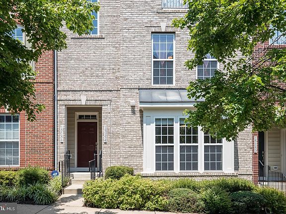 2nd image of 15154 Kentshire Dr #465