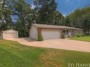 3083 Rapidfall Ct NE, Belmont, MI 49306