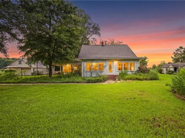 1303 Turnpike Rd, Elizabeth City, NC 27909