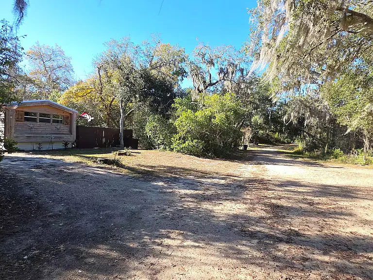 652 Magnolia St — Photo 13