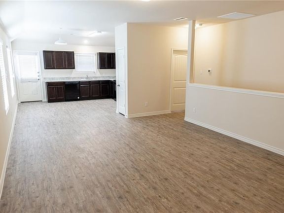 3rd image of 1608 Oriole St
