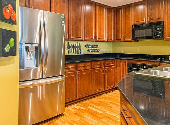 5th image of 975 N Lincoln St APT 6A