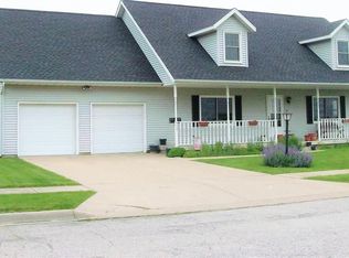 517 N Locust St, Tremont, IL 61568