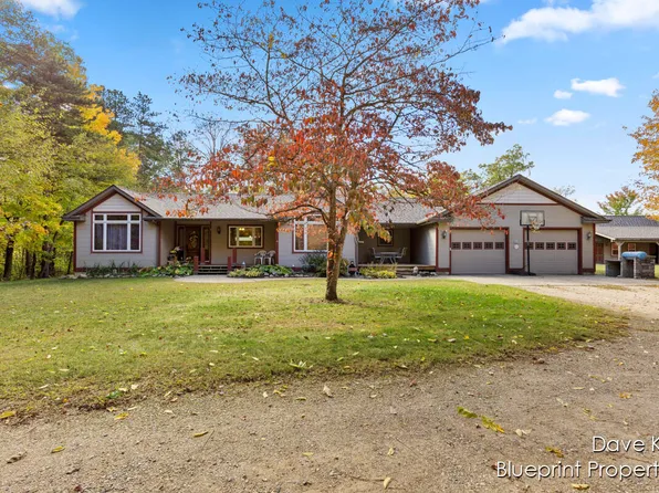 369 N Payne Lake Rd, Wayland, MI 49348