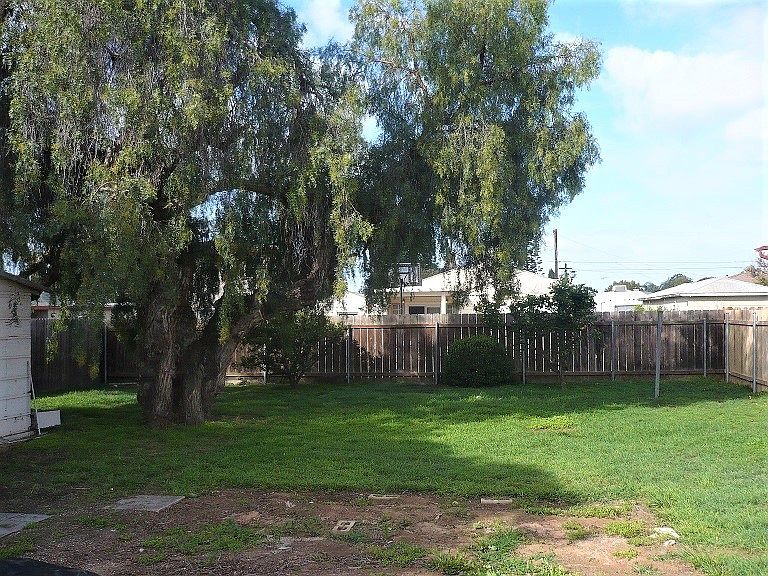 2nd image of 782 Twin Oaks Ave