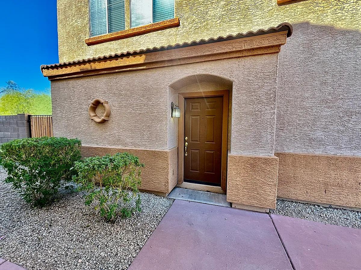Building Photo - 3018 W Sands Dr