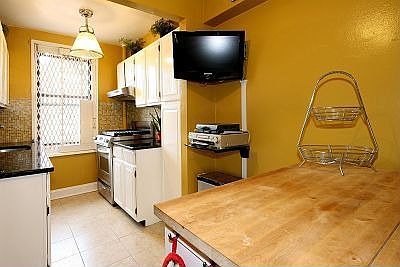 Renovated Eat-In-Kitchen