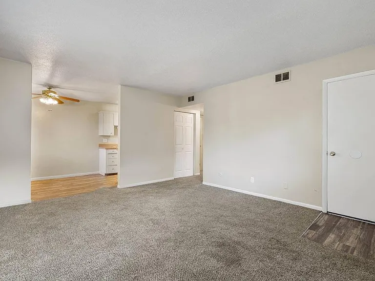 Stoneside Apartments — Photo 52