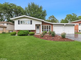 5N301 Eagle Ter, Itasca, IL 60143