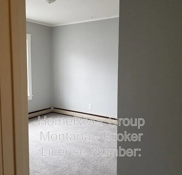 536 S 3rd St W — Photo 11