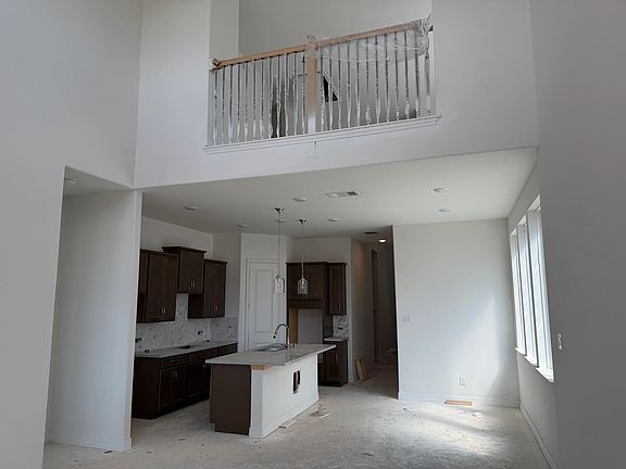 23635 Red Rowan Lane Interior Image 4