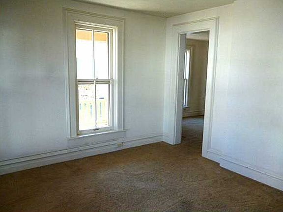 5th image of 1040 Broadway