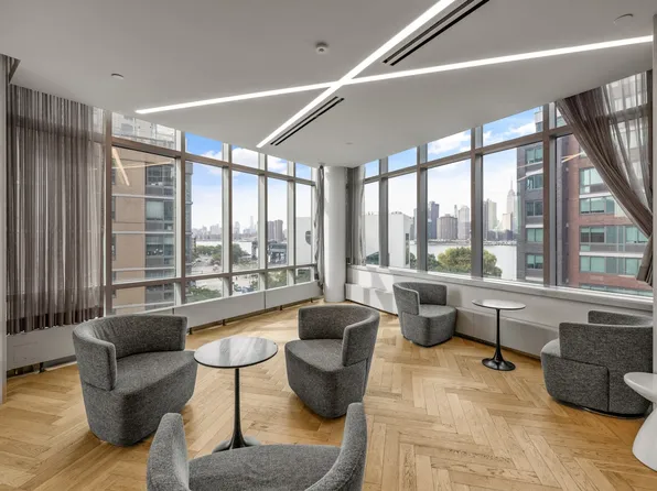 46-30 Center Boulevard image 27 of 31