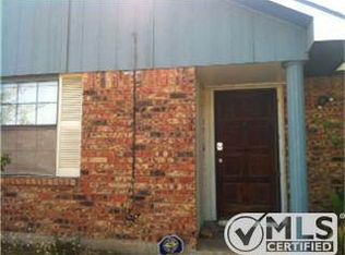 712 Sandstone Dr, Fort Worth, TX 76120